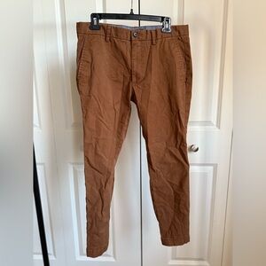 Banana Republic Athletic Fit Mason Chino (Brown, Camel, Khaki) Size 31x30